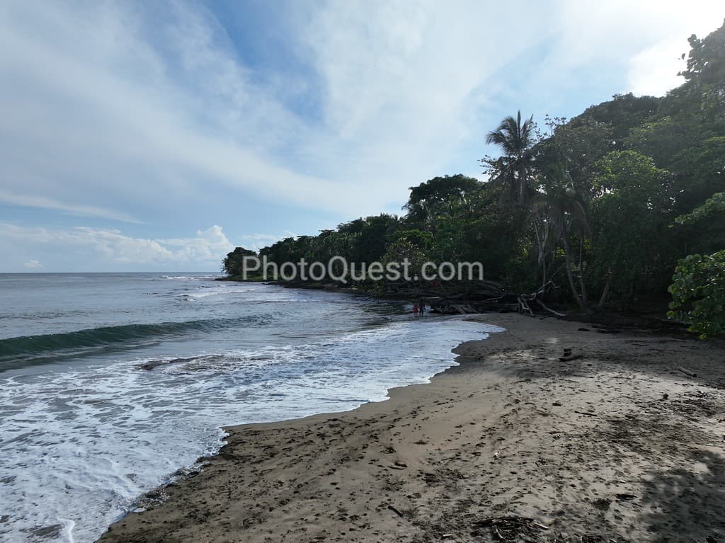 Tranquil beach near Playa Cocles and Limon